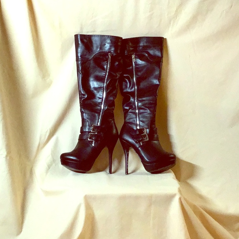 Wild Diva Black boots size 7